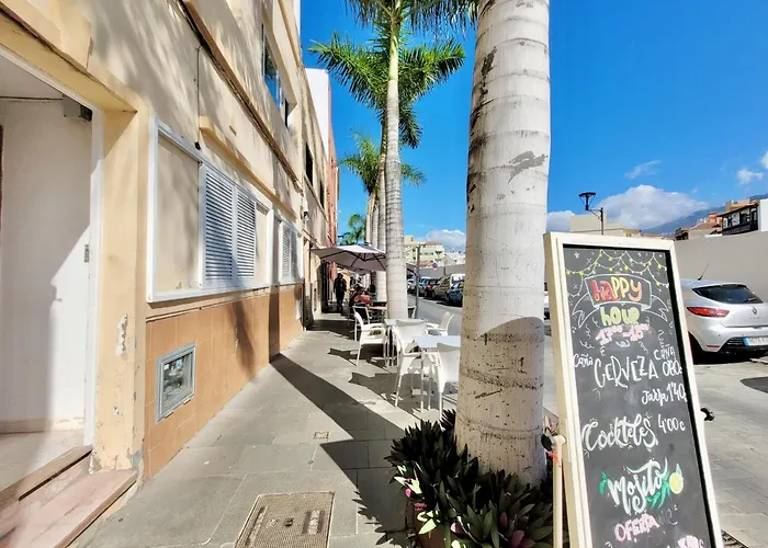 Palm Street Apartment II